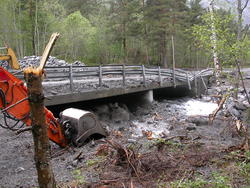 Ras ved brua over Bruåna.