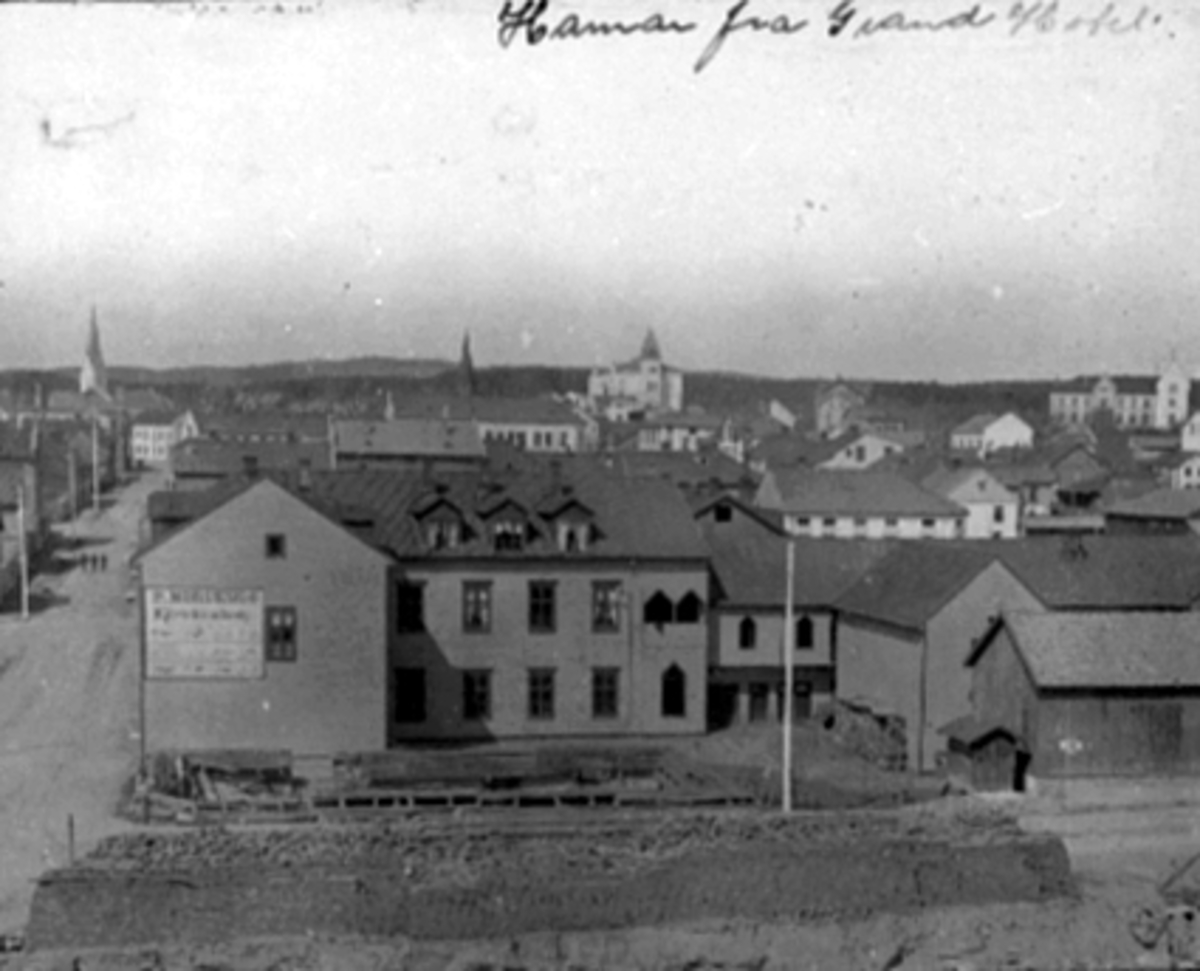 Hamar, Torggata 13, P. Norsengs vognfabrikk før Hotellet er bygd i Parkgata 12, 
