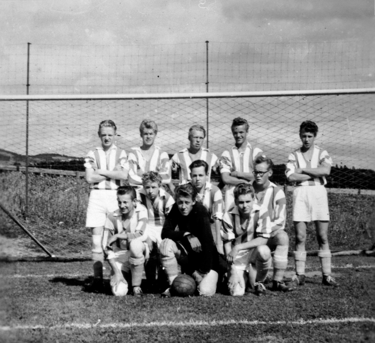 Fotballag, Moelven Idrettslag, junoirlaget 1954. Jan Magne Larsen, Arve ...