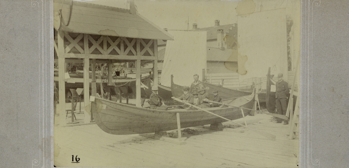 9 fotografier fra Fiskeriutstillingen i Trondhjem 1887.