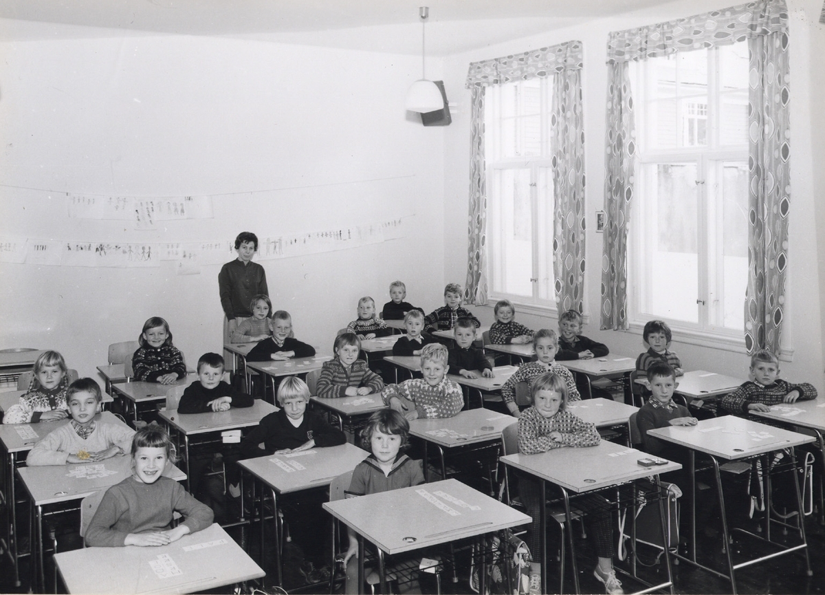Første klasse ved Odda barneskole i 1965