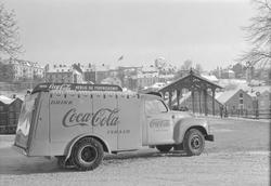 Kjøretøy fra E.C. Dahls Bryggeri ved Gamle Bybro.