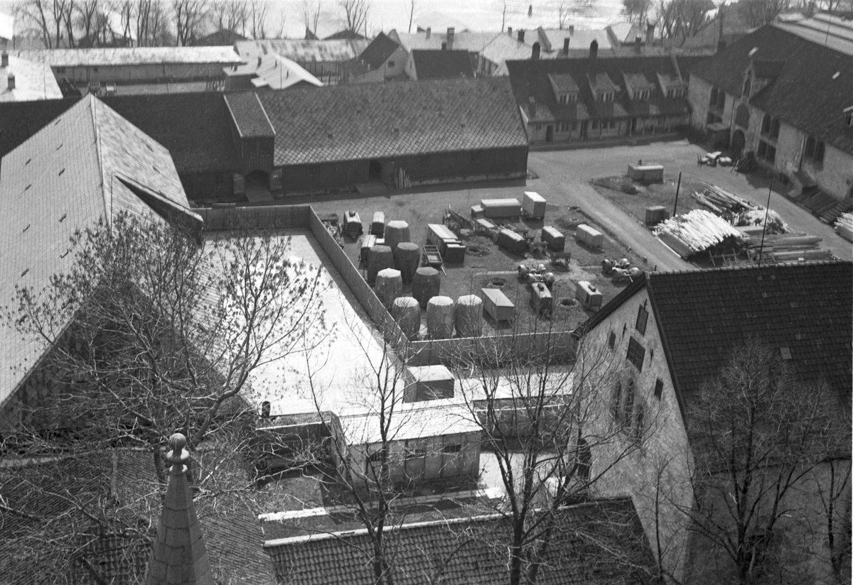 Utsikt fra Nidarosdomen mot Erkebispegården