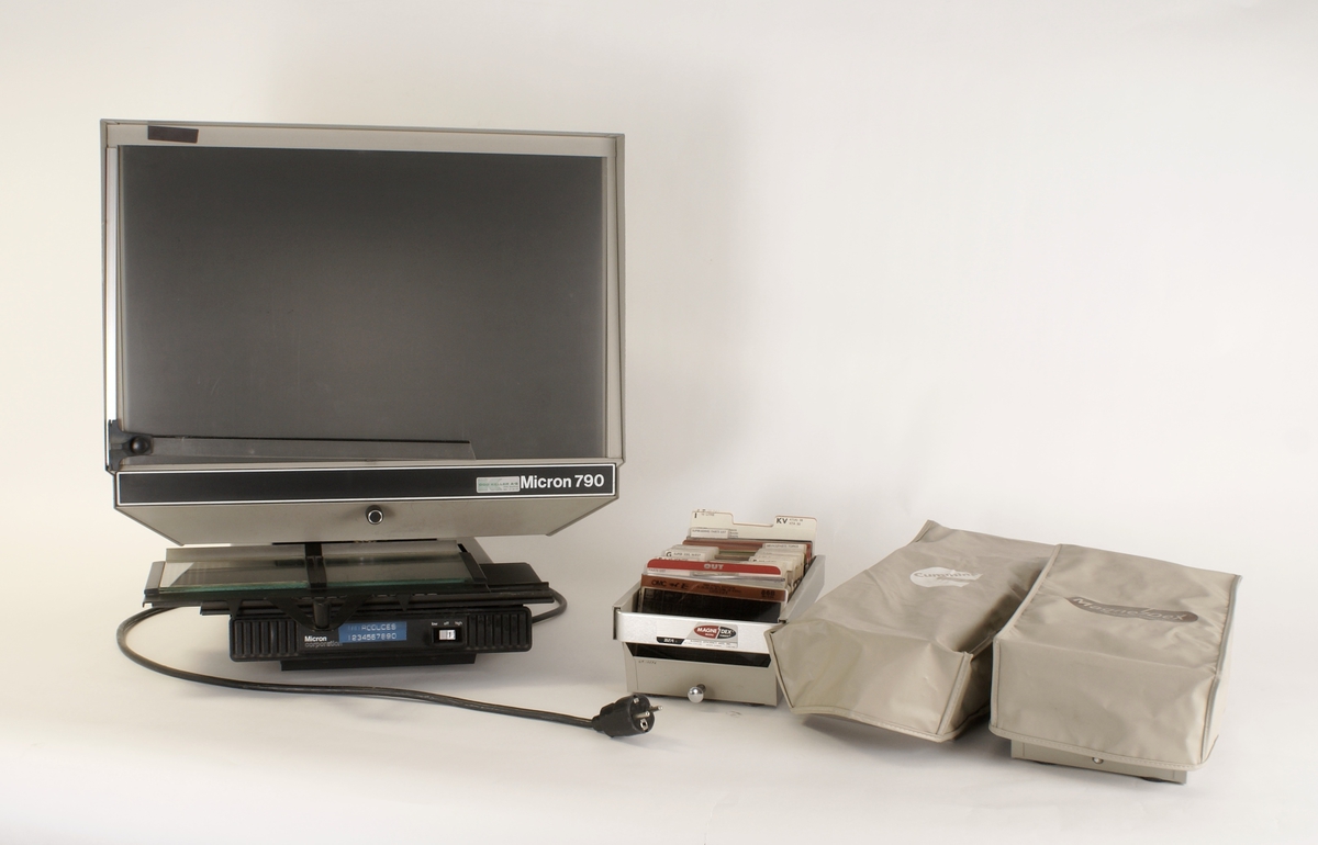 Kortleser og 3 kassetter med mikrofilmer