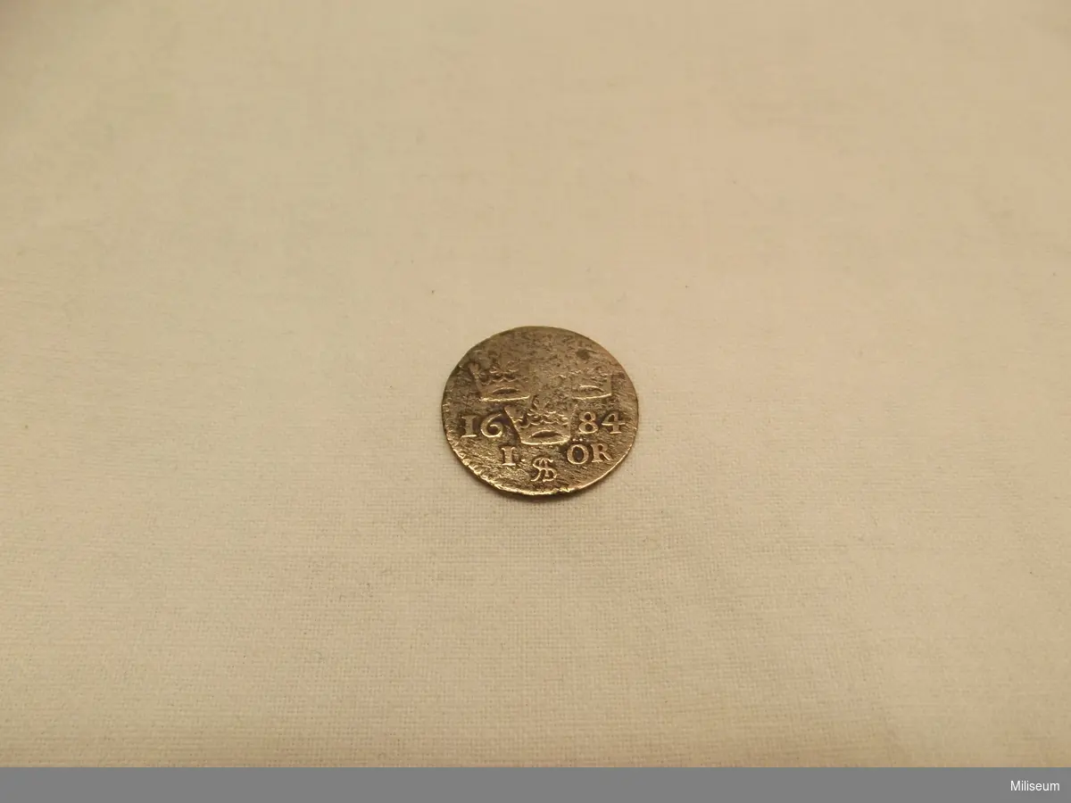 Svenskt silvermynt, 1 öre, präglat i Stockholm 1684