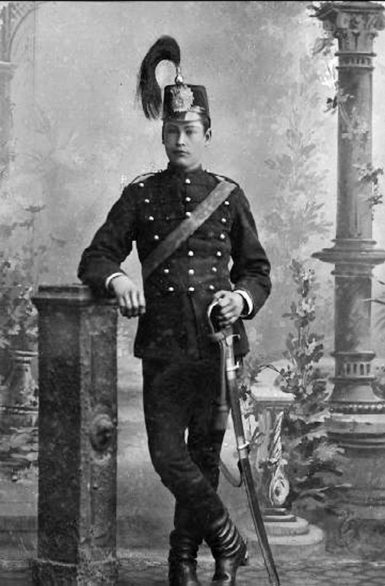 Artillerist i paraduniform m/1872.
