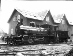 Damplokomotiv type 18b nr. 184 ved leveransen fra Hamar Jern
