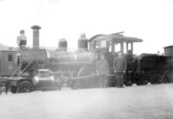 Damplokomotiv type XIX nr. 39 med lokpersonalet foran