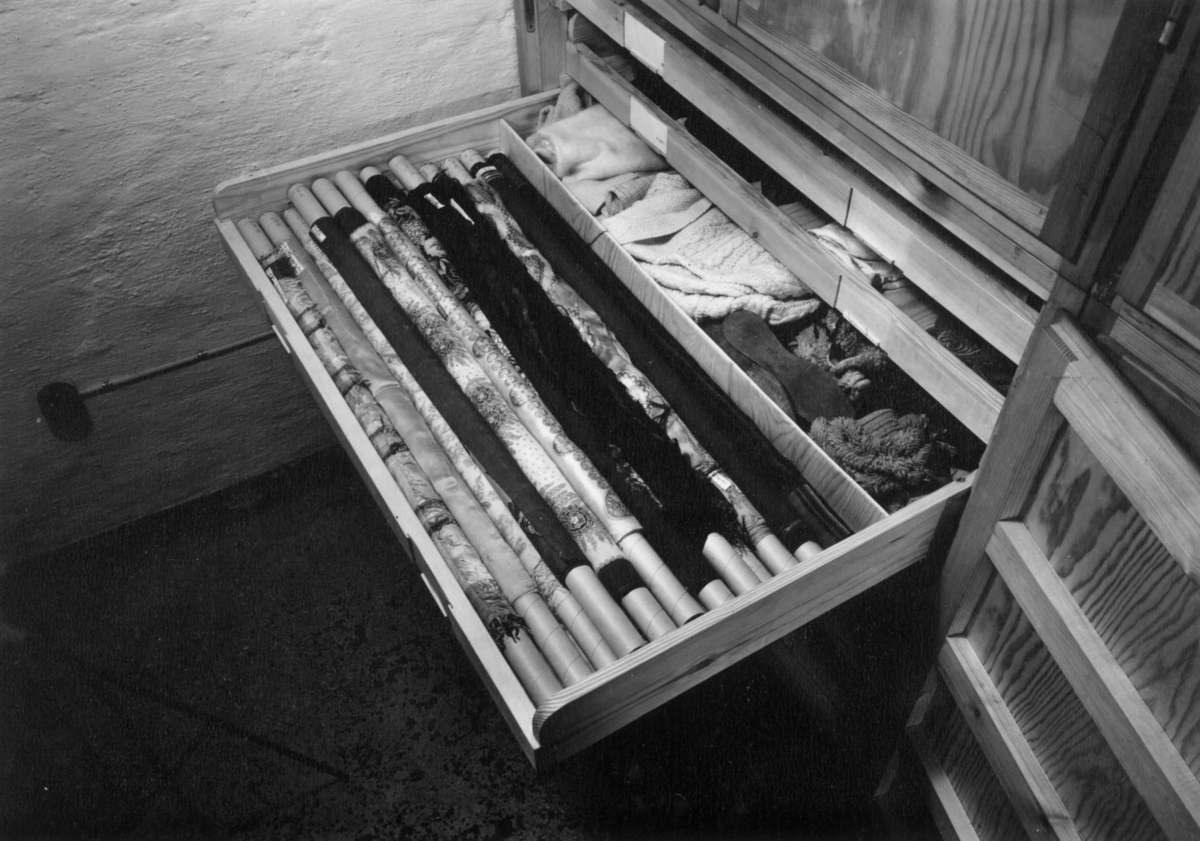 Tekstilmagasin. Foto, januar 1958 se artikkel i Museumsnytt av Astrid Bugge.
