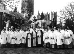 Guttekoret Lincoln Cathedral Choir, utenfor Lincoln Cathedra