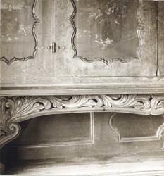 Skap fra Gårdsøy i Vågå. Laget og dekorert i 1797 av Per Veg