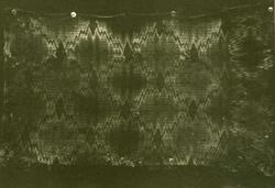 Brodert trekk til bønneskammel, Tingvoll kirke, Tingvoll, Mø