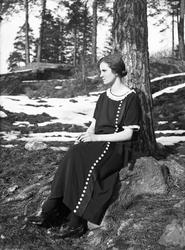 Dordi Arentzv fotografert i skogen ved Nordre Skøyen  i febr