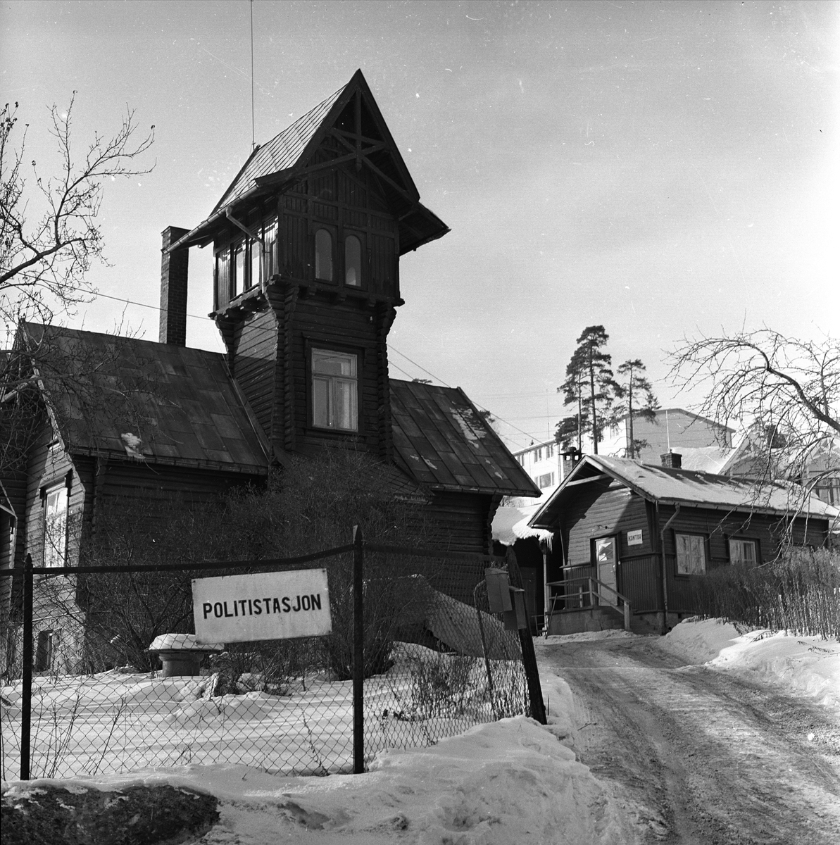 Vækerø, Oslo, februar 1963. Politistasjon og brannstasjon. Bygninger ...