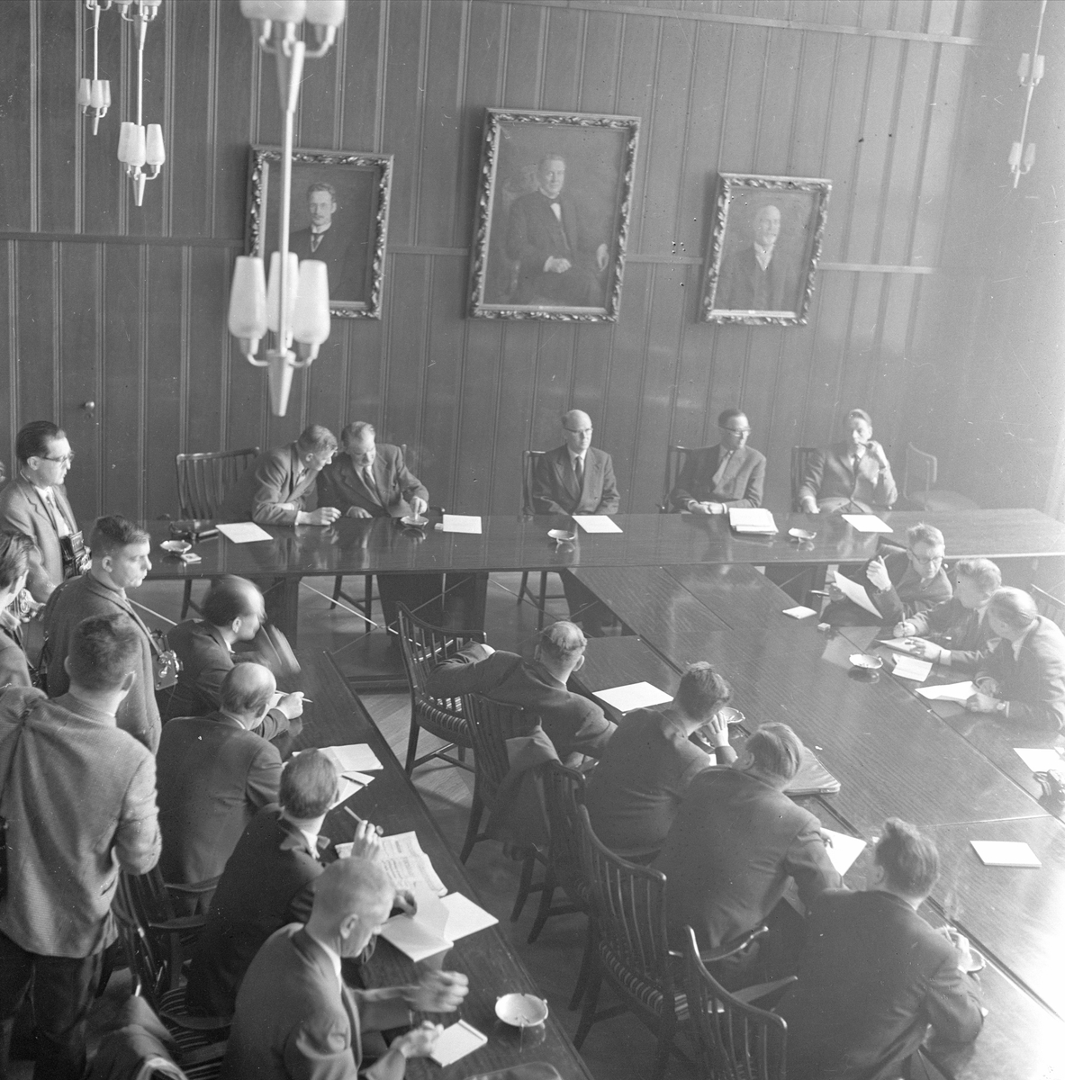 Oslo, våren 1964. Tariffoppgjøret. Lønnsforhandlinger i arbeiderbevegelsen.
