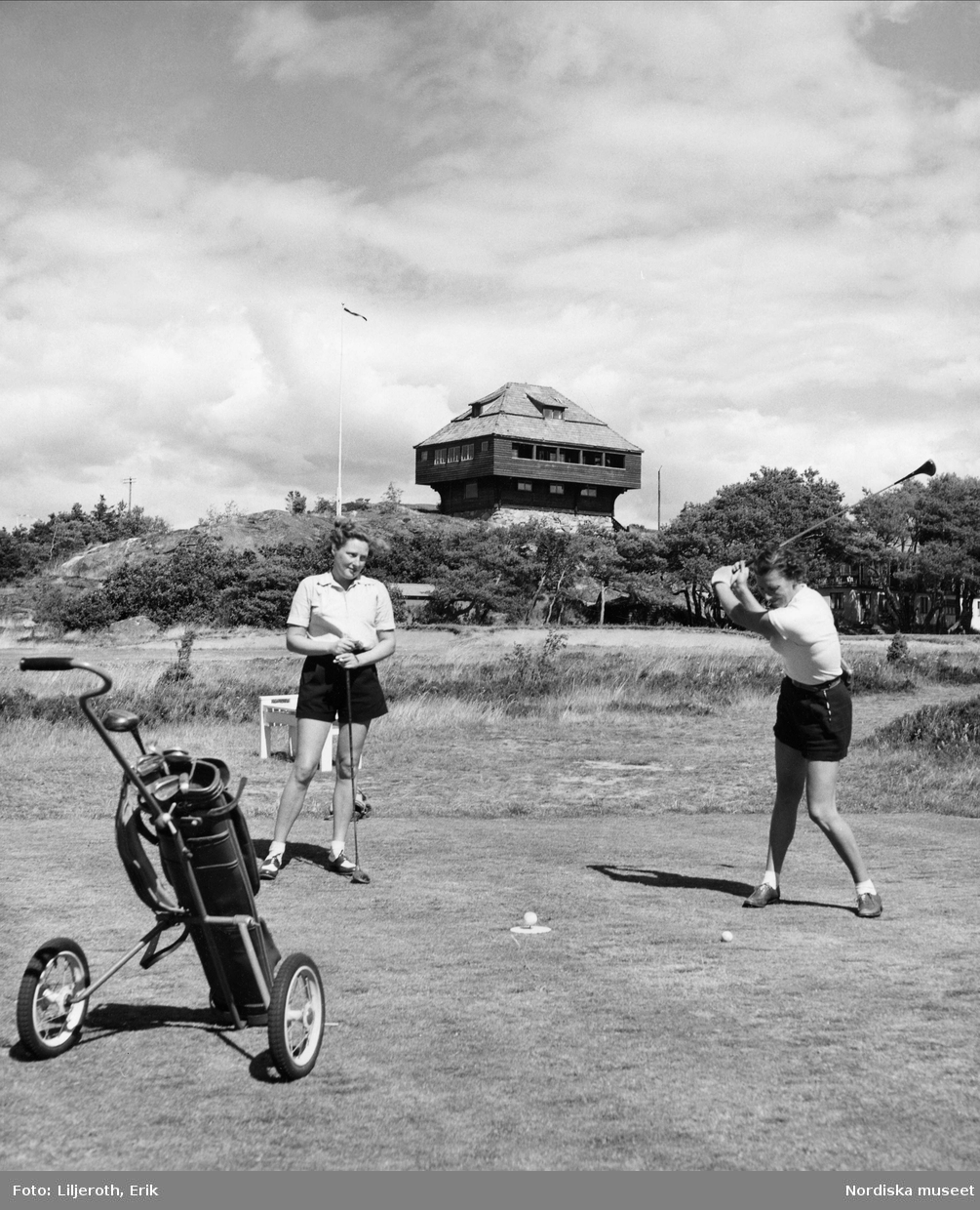 Golfspel på Göteborgs golfklubbs bana i Hovås