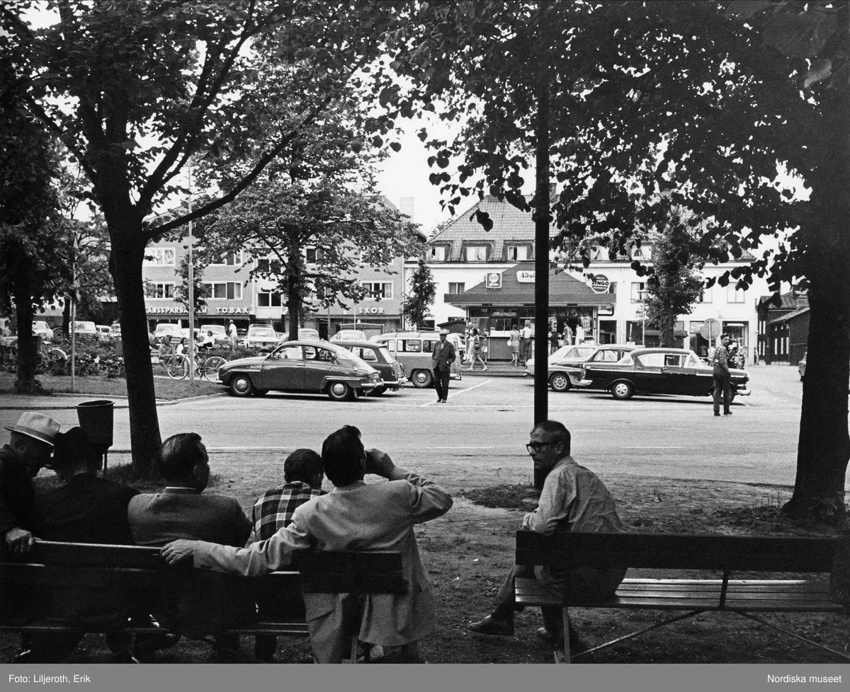 Sommarstiltje p&aring; torget i S&auml;ter