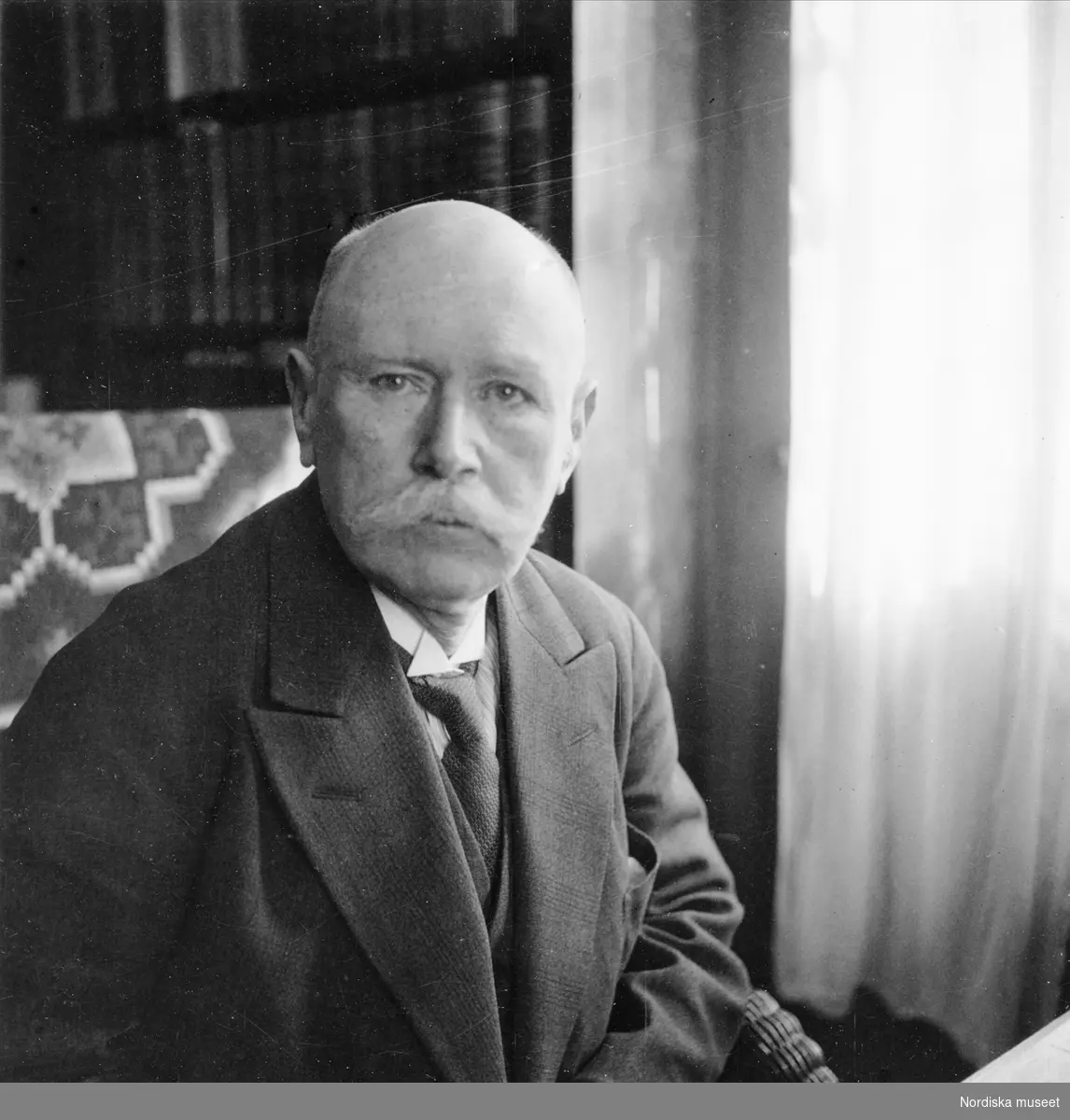 Porträtt av Alarik Behm, zoolog; chef för Skansens naturhistoriska avdelning 1907-1937