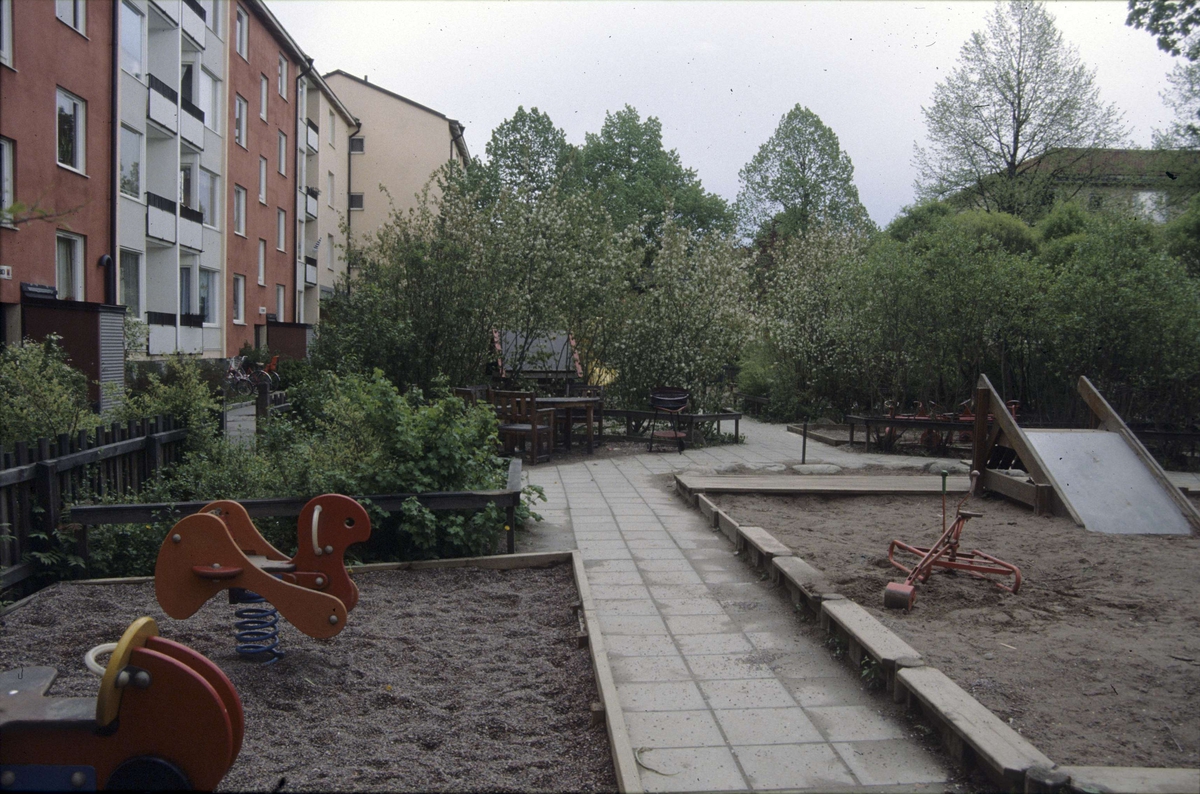 Gröna gatan, kvarteret Källan, Sala backe, Uppsala 2001