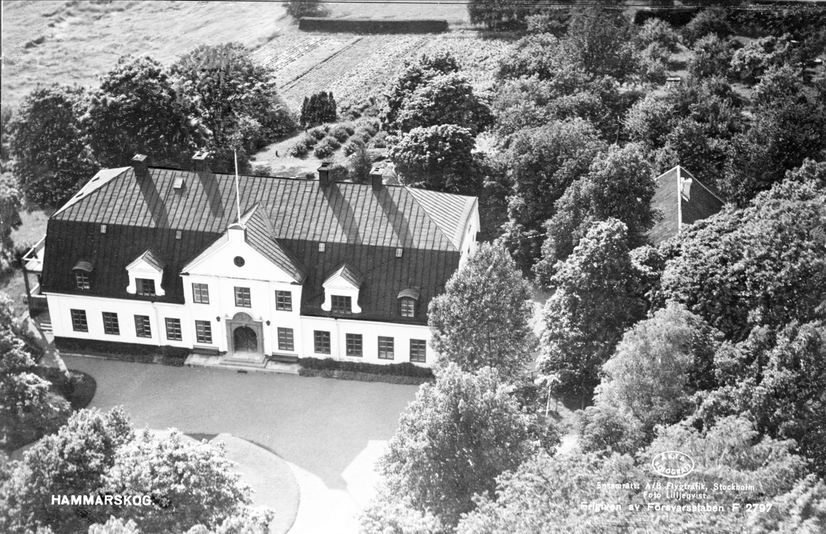 Flygfoto över huvudbyggnaden på Hammarskogs herrgård, Dalby socken, Uppland 1938