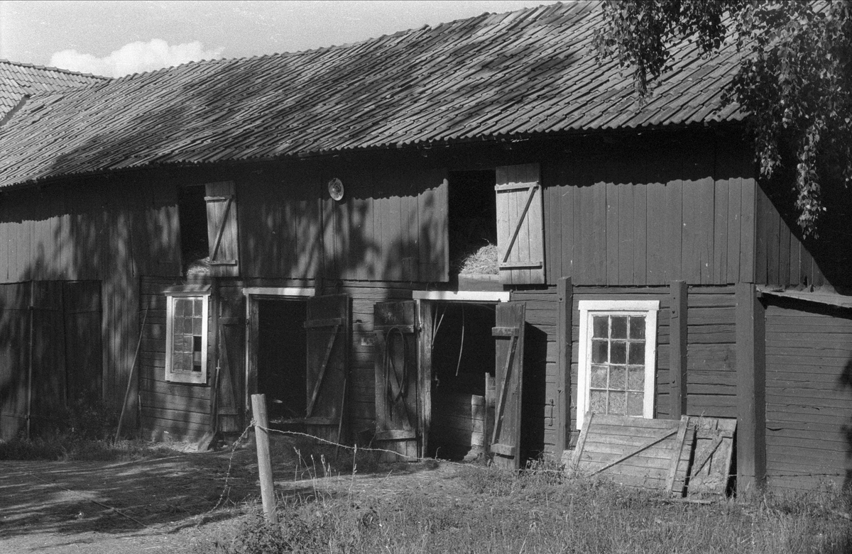 Ladugård, Nederbacka 1:3, Ärentuna socken, Uppland 1976