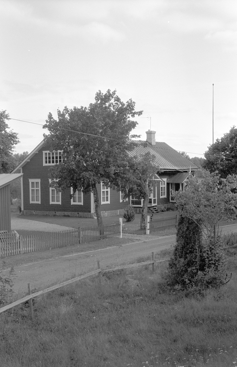 Bostadshus, Nolmyra 1:2, Björklinge socken, Uppland 1982
