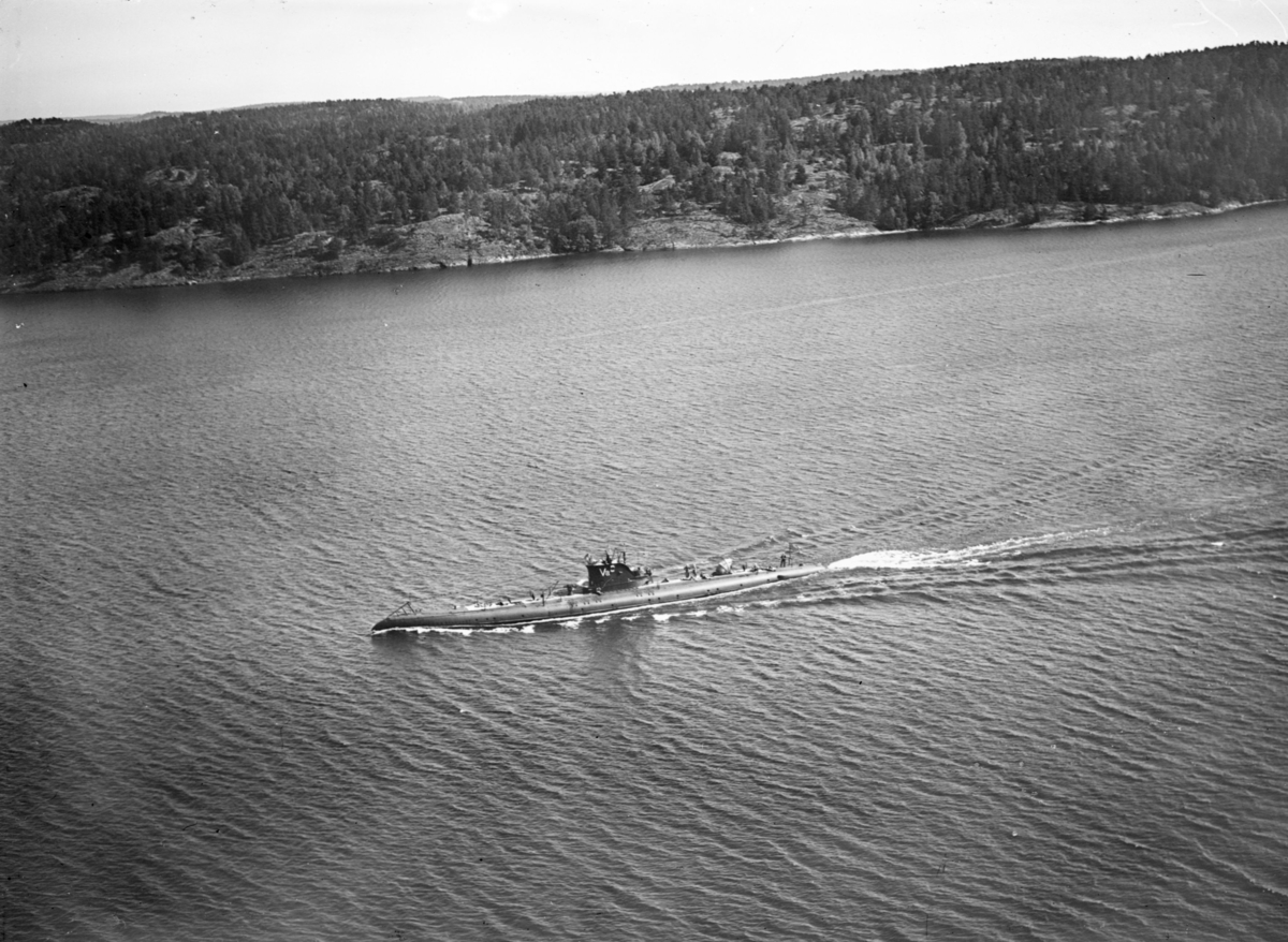 Ubåt HMS Valen till sjöss, 1935.