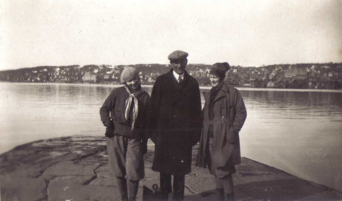 Samling fotografier etter Olga Beldo f. Eliassen