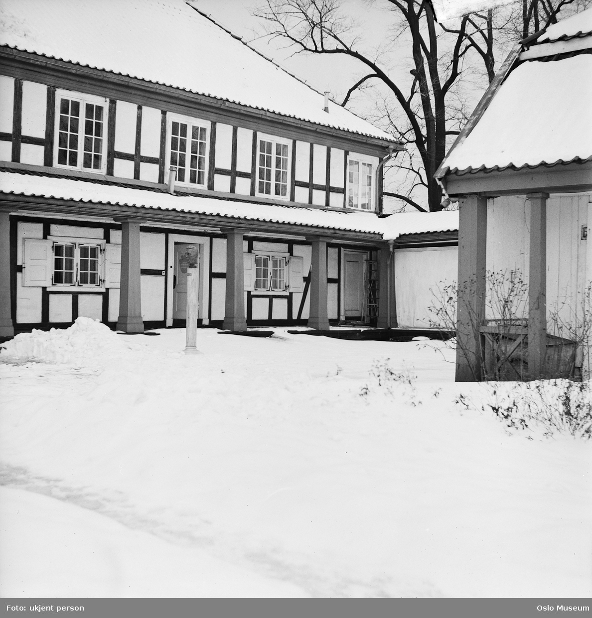 Frogner Hovedgård, Oslo Bymuseum, gårdsinteriør, svalgang, bindingsverk