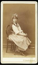 Portrett av ung kvinne