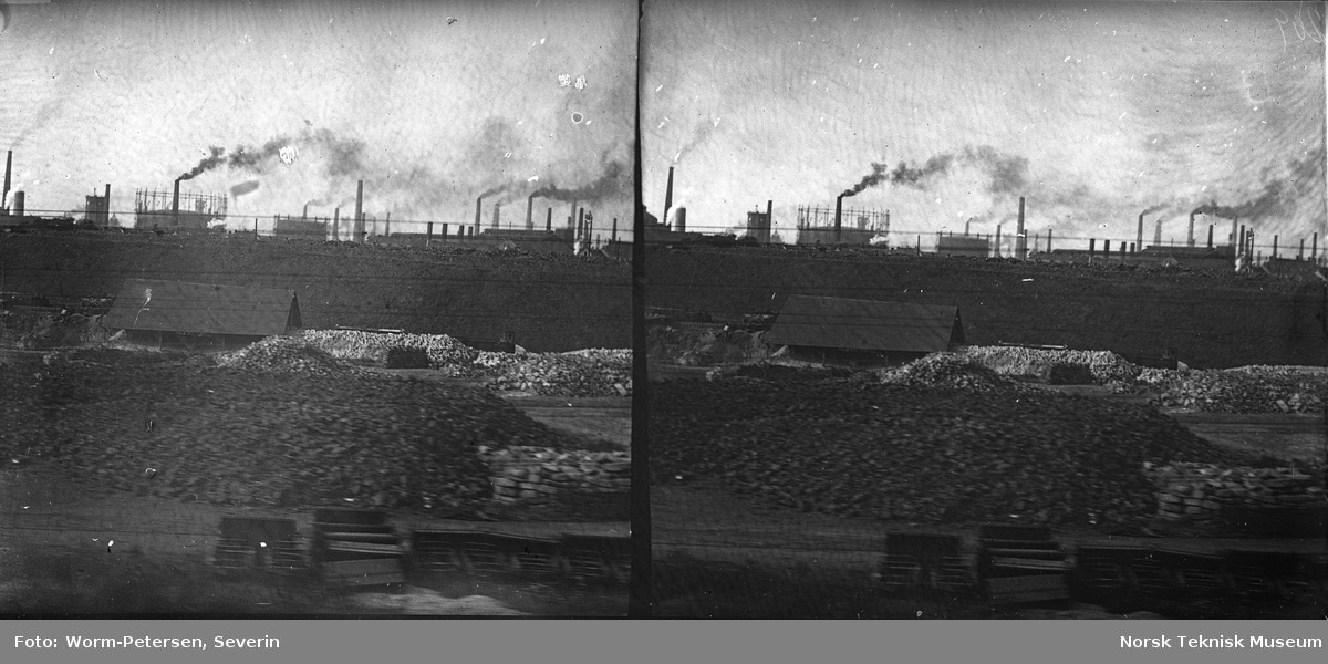 Krupps fabrikker sett fra jernbanen, Essen