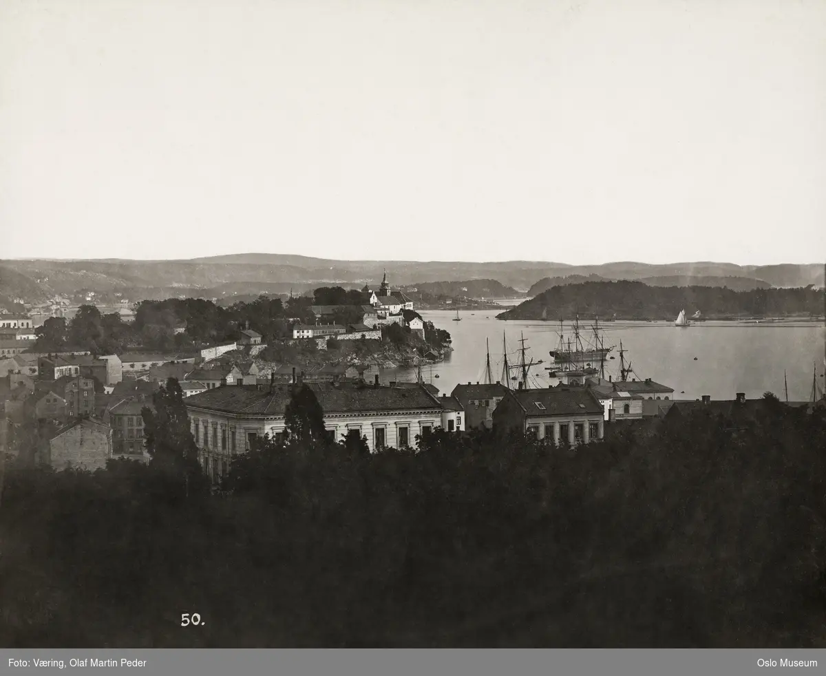 utsikt vest, bygårder, havn, seilskip, Akershus festning, fjord, øyer