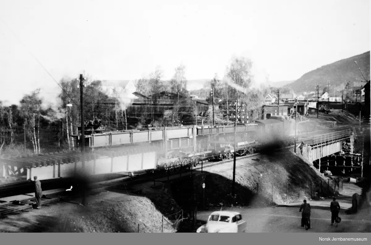 Viadukt over Mesnaelva i Lillehammer - utkjøring av nytt spenn 1