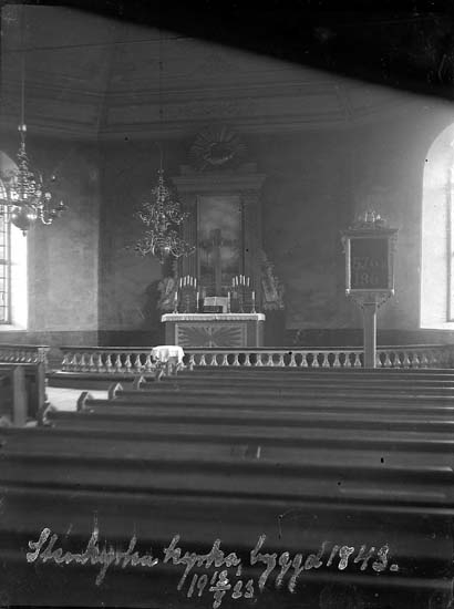 Enligt text på fotot: "Stenkyrka kyrka byggd 1843. foto. 12/8 1923".