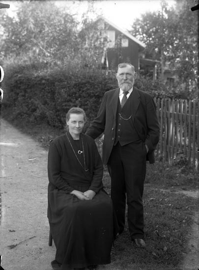 Enligt fotografens noteringar: "651 1926. Bagare Blomqvist med fru Munkedal."