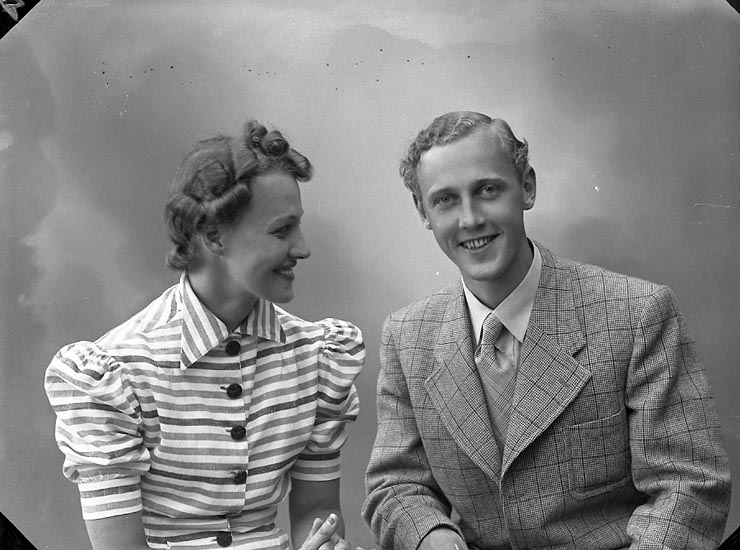 Enligt fotografens journal nr 6 1930-1943: "Eriksson, Herr Sture Stenungsund".
