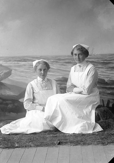 Enligt fotografens journal nr 3 1916-1917: "Syster Olga" adr. Dahlman Här".