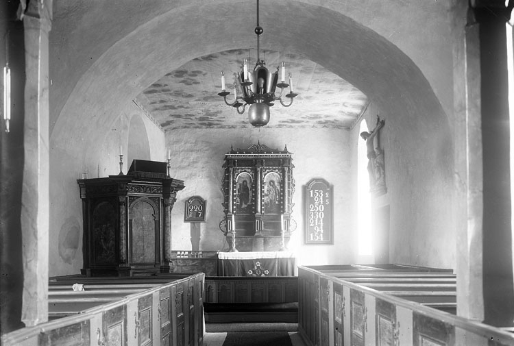 Enligt fotografens journal nr 6 1930-1943: Forshälla pastorats kyrka för "Julboken".