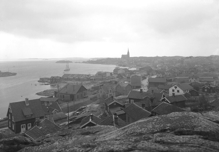 "Maj 1924. Vy över Lysekil från Fridhem."