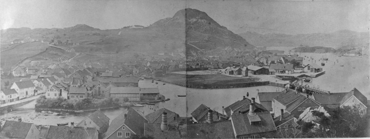Panorama av Egersund sett fra Kråkefjellet, sammensatt av to fotografier
