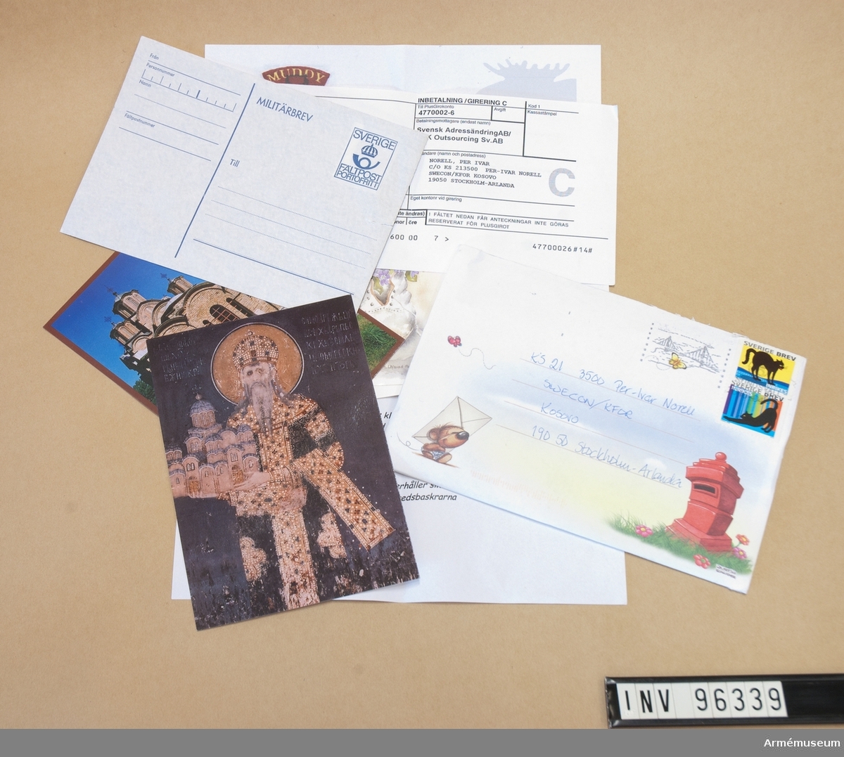 En bunt med korrespondens bestående av sammanlagt 9 stycken vykort och brev.