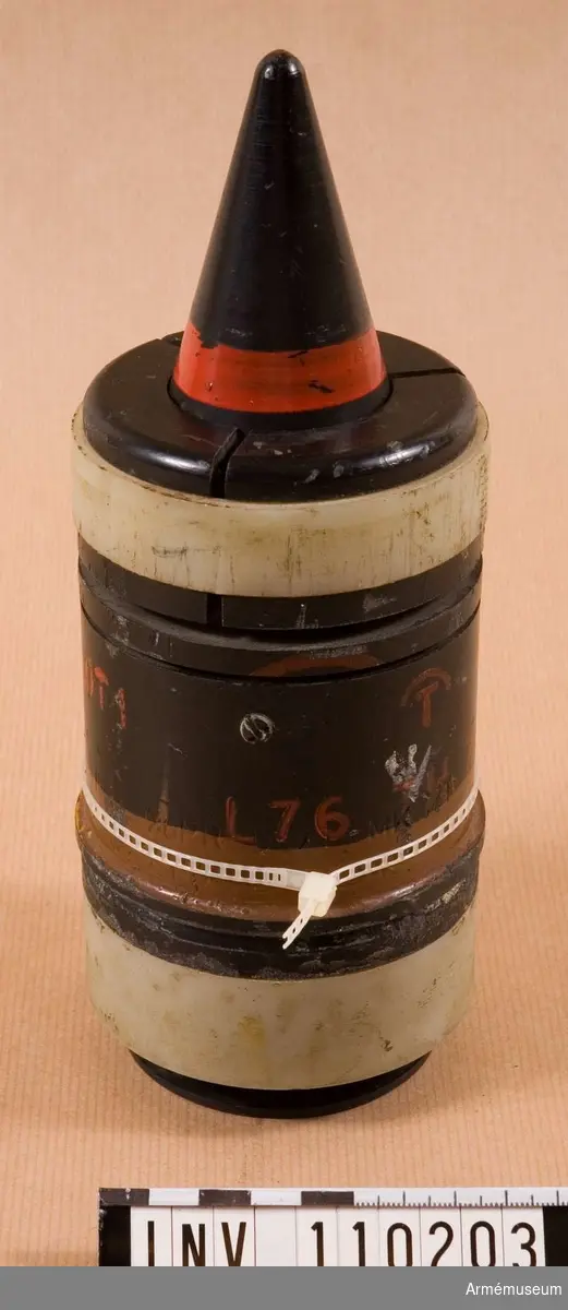 8,4 cm/53 mm spårljuspansarprojektil m/1954