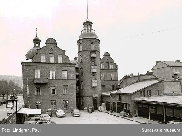 Gamla brandstationen (1899-1957). Köpmangatan 29,  Skolhusallén 17.