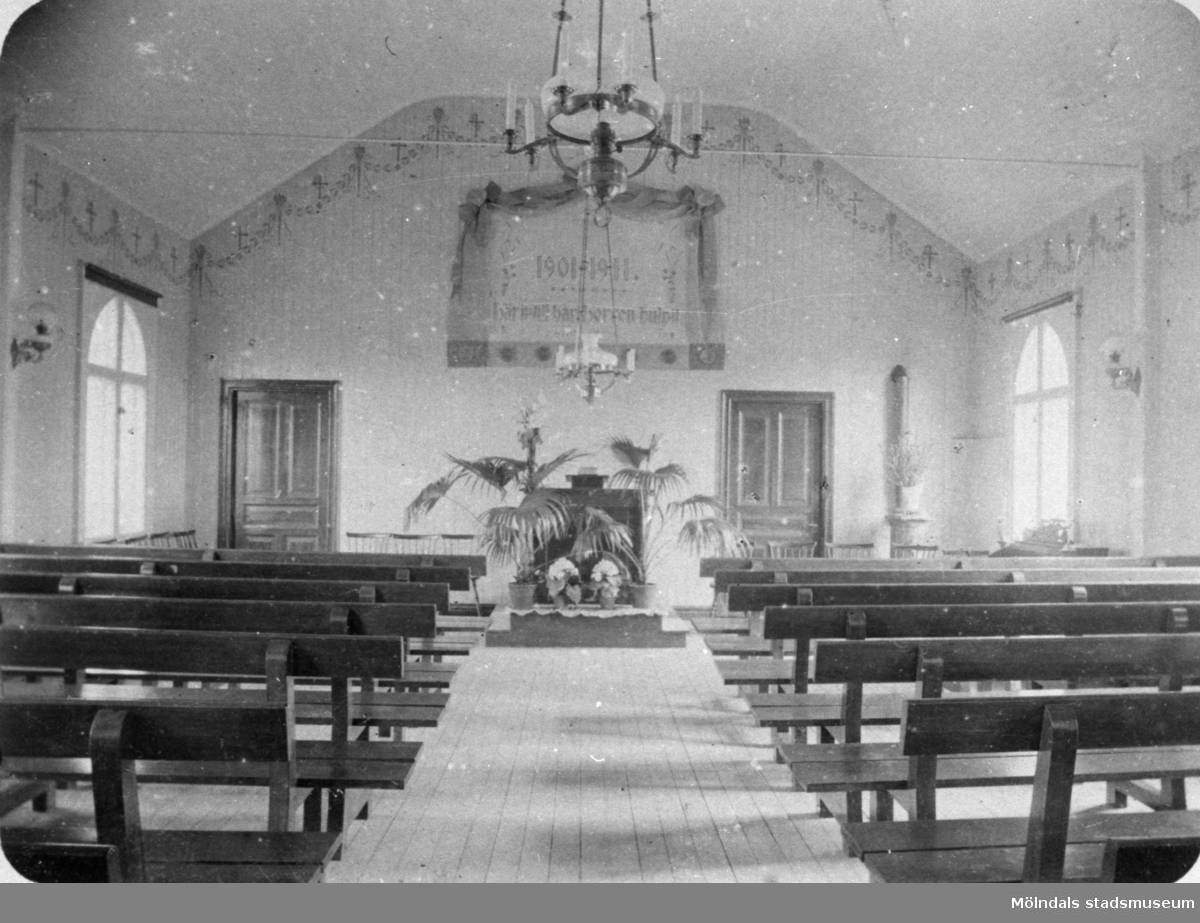 Metodistkyrkan, gamla kapellet 
1910-tal. På väggen står det "1901-1911" och "Här intill har Herren hulpit".