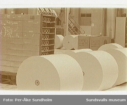 Dokumentation av LWC-linjen, PM 1, Ortvikens pappersbruk, inom ramen för SAMDOK:s Trä- och papperspool.