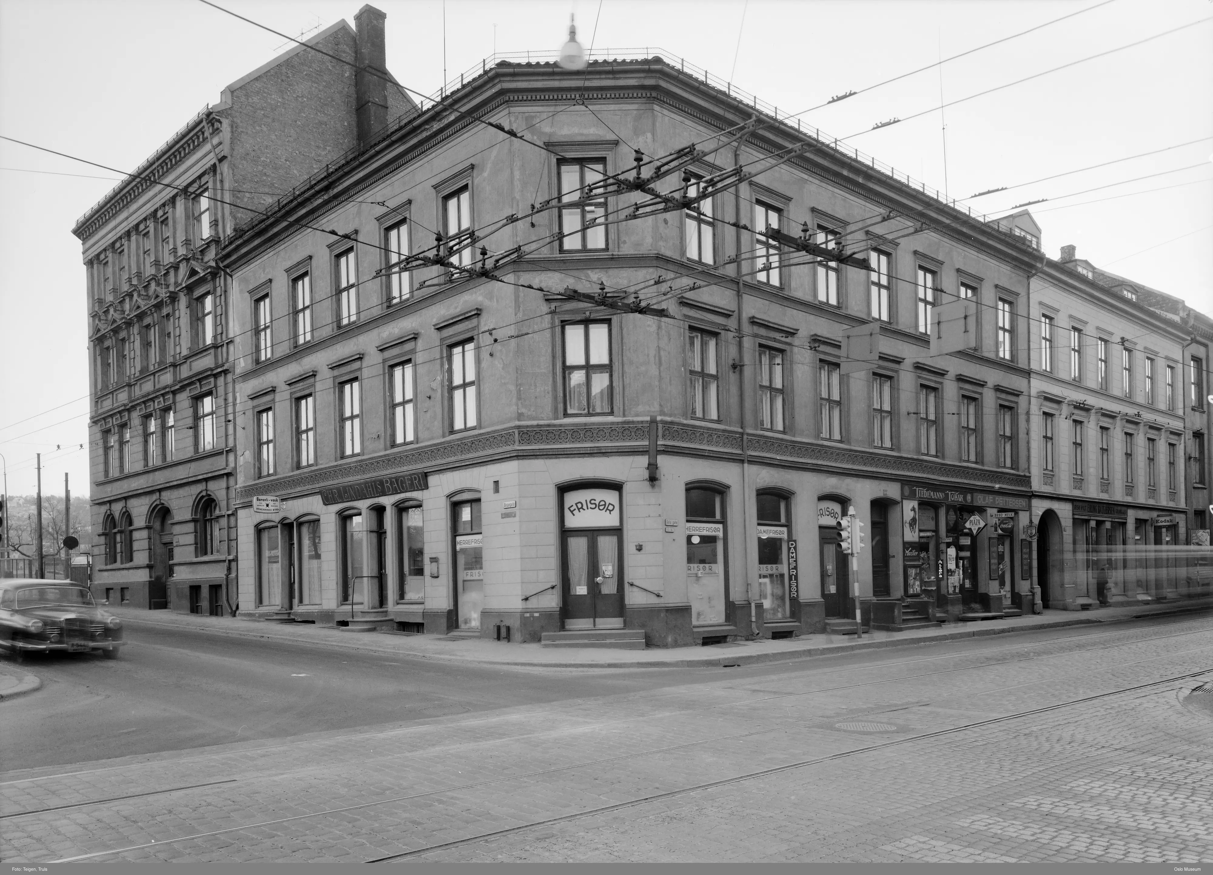 Hjørnet Bispegata - Oslo gate. - Oslo Museum / DigitaltMuseum