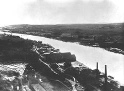 Teglverkene på høyre side av Glomma er fra høyre til venstre