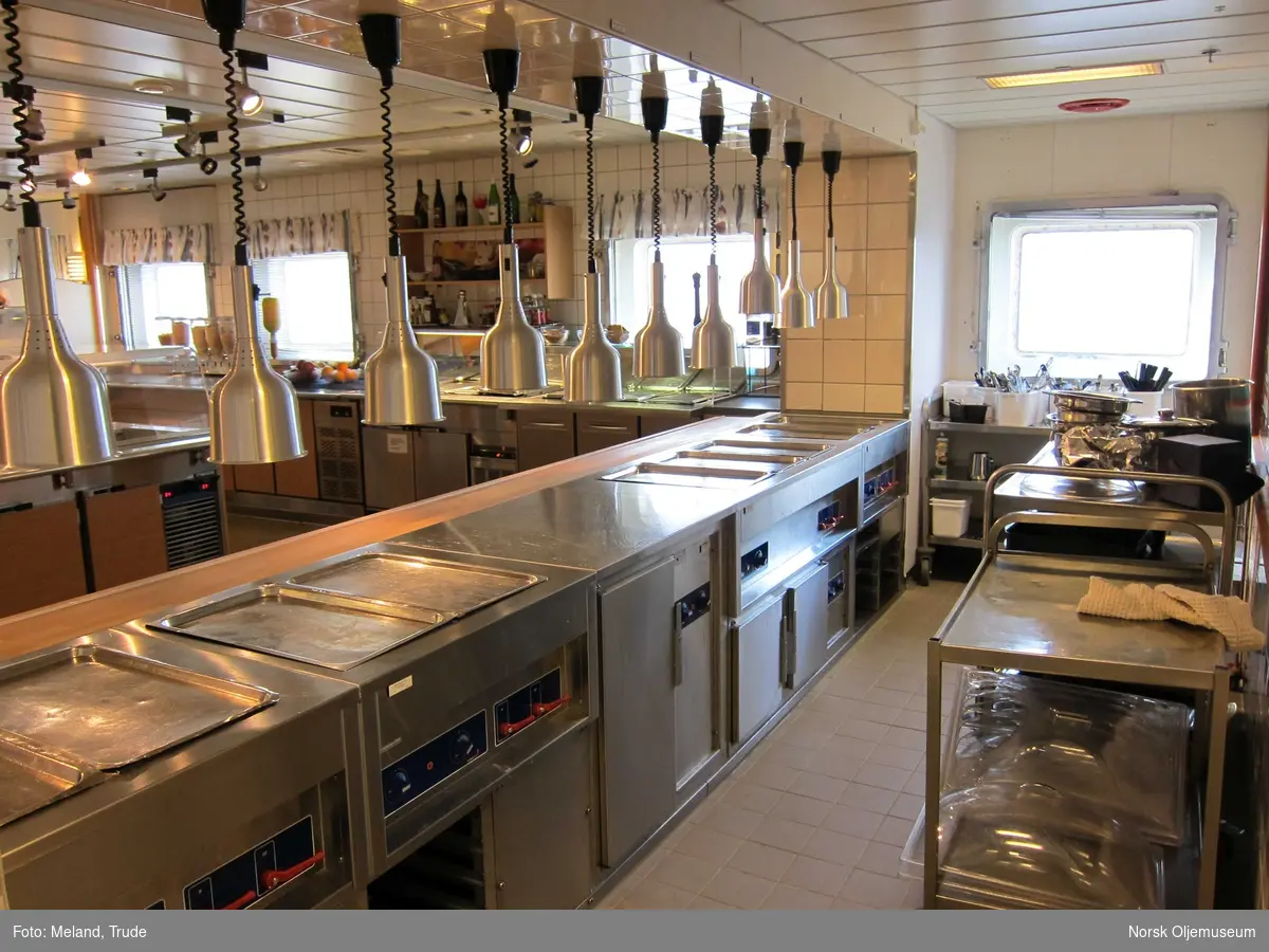 Serveringsområdet for mat i kantinen på Statfjord A. 