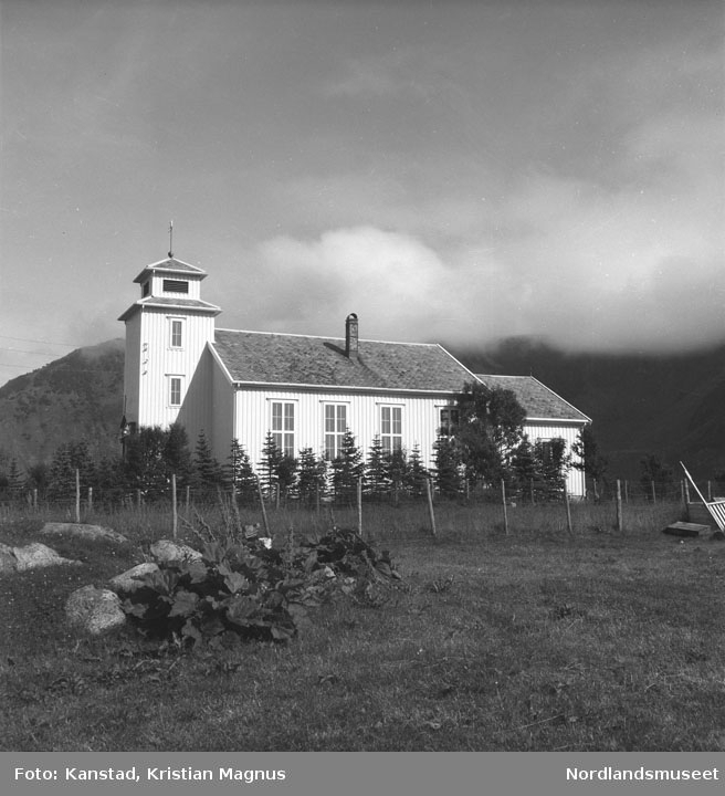 Laukvik kirke, Lofoten