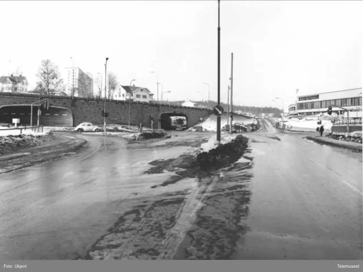 Kalbakken. Krysset Kalbakkveien og Nedre Kalbakkvei. Trondheimsveien på ...